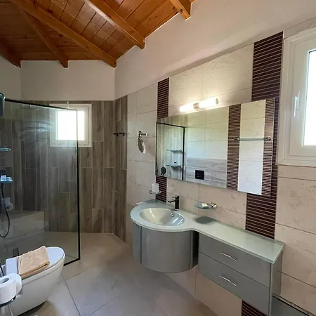 Adonis With Private Pool By Lefkadastay *