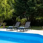 Gyra Villa