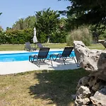 Villa Gyra *