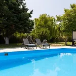 Gyra Villa