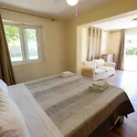 Gyra Villa