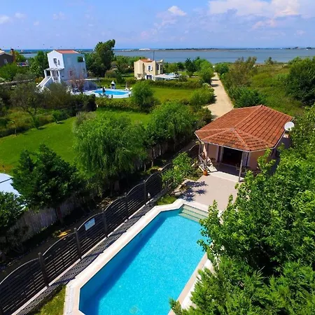 וילה Adonis With Private Pool By Lefkadastay