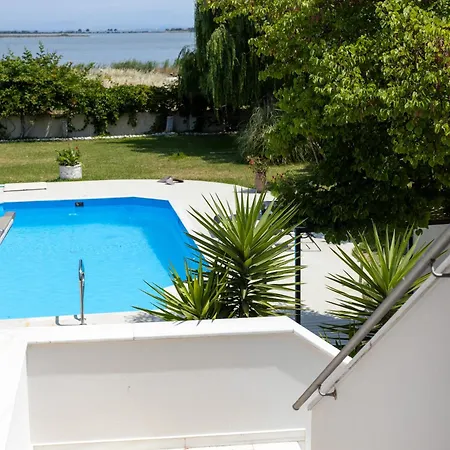 Βίλα Gyra Villas