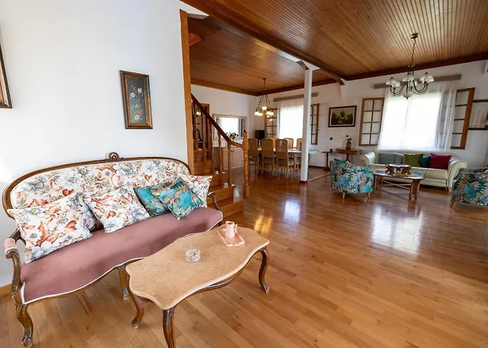 Βίλα Gyra Villas